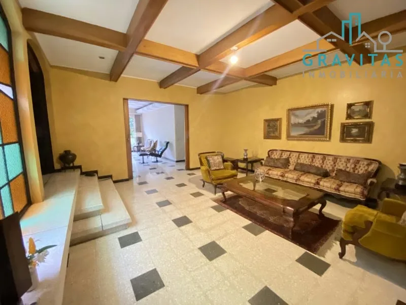 For rent with mixed land use, located in Los Yoses, San Pedro de Montes de Oca. Ideal for a residence or offices, this property includes an electric stairlift for seniors, compliant ... — photo 4