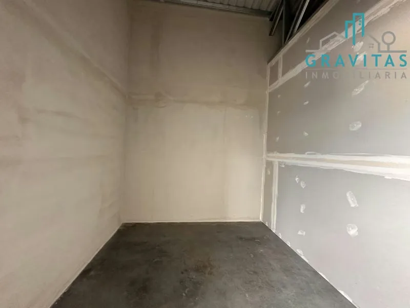 New storage units for rent, ranging from 5 m² to 200 m², located in San Pedro. These units are part of a new development with a strategic location. — photo 2