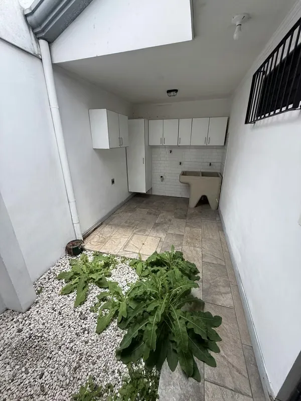 Gran oportunidad de inversión en una ubicación estratégica en Guadalupe. Esta propiedad cuenta con 433 m² de terreno y ... — photo 2