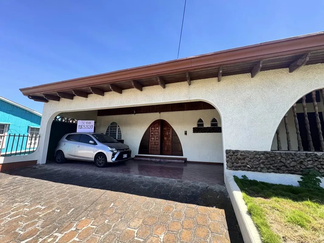 CASA | GUADALUPE DE CARTAGO | USO MIXTO | AMPLIOS ESPACIOS Y GRAN POTENCIAL COMERCIAL