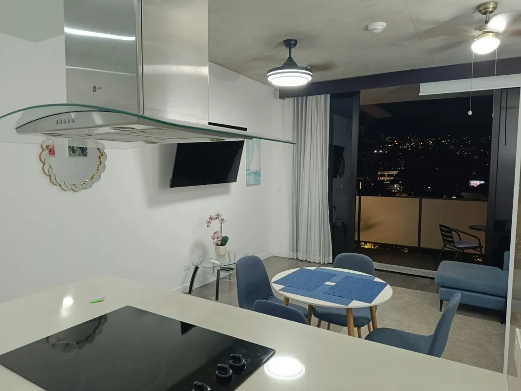 Apartamento amoblado en alquiler en Escazú Village, Escazú, San José