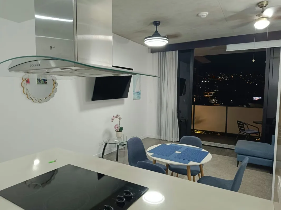 Apartamento amoblado en alquiler en Escazú Village, Escazú, San José — photo 2