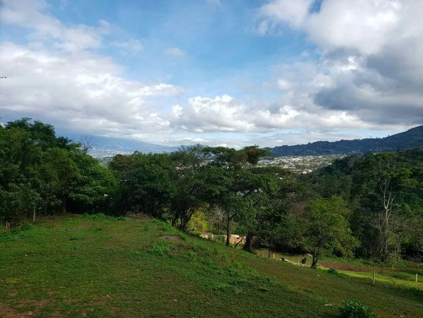 For sale: a beautiful 1,489-square-meter lot with a stunning view in Escazú. MP 26-797