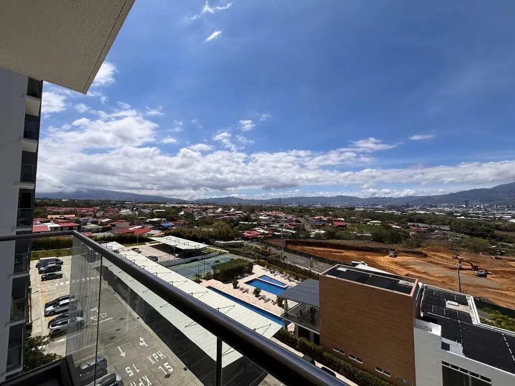 Alquiler de Apartamento con vista y 2 parqueos techados en San Pablo — photo 4
