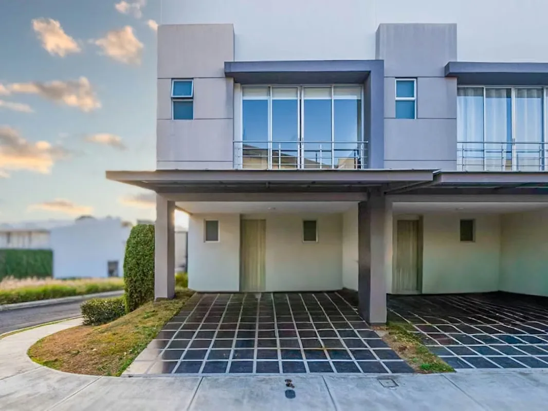 VENTA DE CASA EN CONDOMINIO HEREDIA