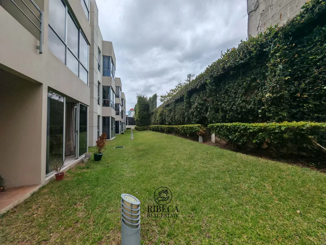 Live or invest in one of the highest-demand areas in Costa Rica. This fully furnished ground-floor apartment in Condominio Solaris, San Pedro, offers a strategic ... — photo 2