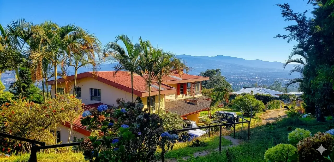Lujo en San Ramón Tres Ríos: 2,313m² de Lote y Vistas Increíbles