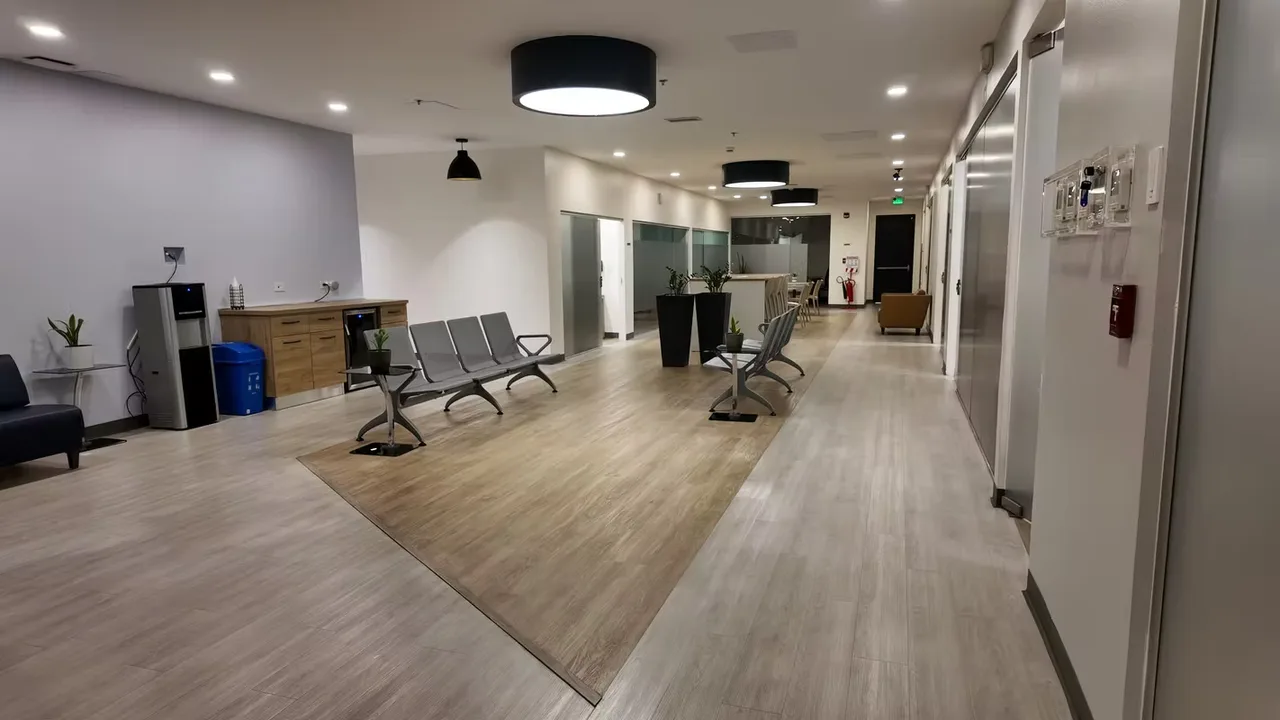 Local comercial de 600 m² en primer nivel ubicado en el exclusivo sector de Lindora, una de las zonas de mayor crecimiento y plusvalía del oeste de la capital. — photo 3