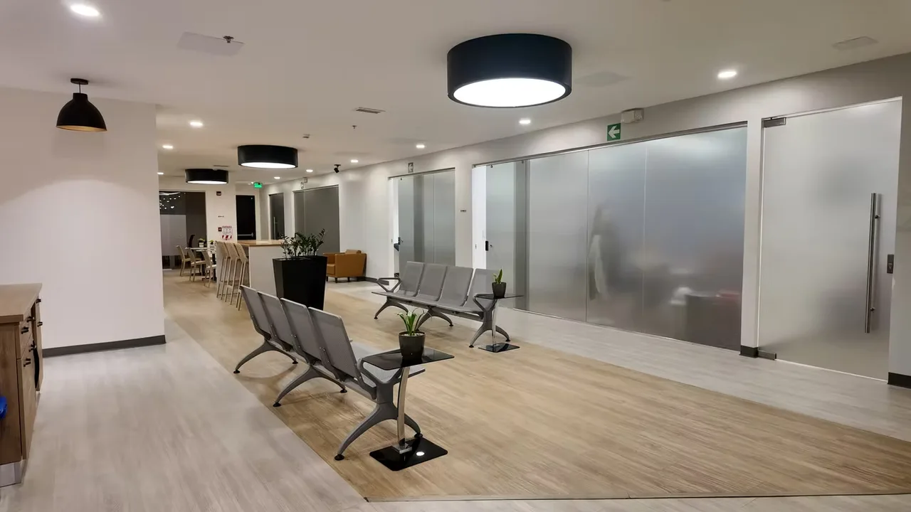 Local comercial de 600 m² en primer nivel ubicado en el exclusivo sector de Lindora, una de las zonas de mayor crecimiento y plusvalía del oeste de la capital. — photo 5