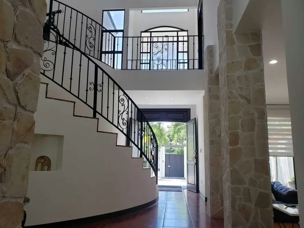 HOUSE FOR SALE | PIEDADES, SANTA ANA