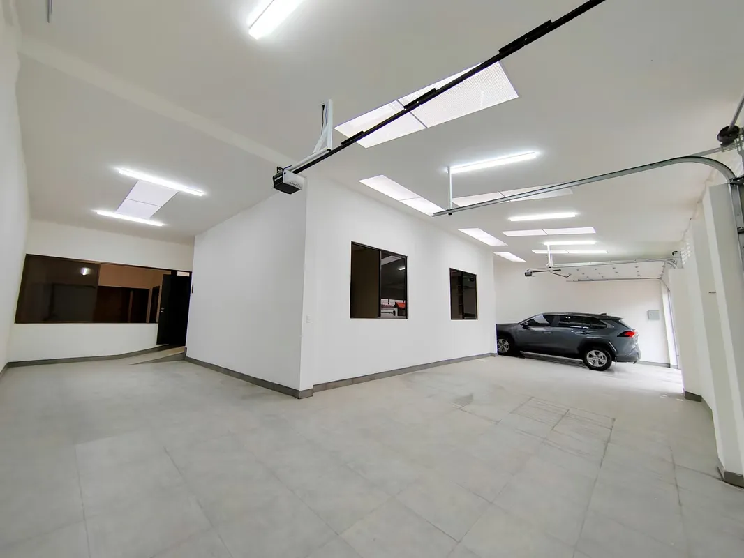 Alquiler de Casa Independiente en Nunciatura / Una Planta / 6 Habitaciones