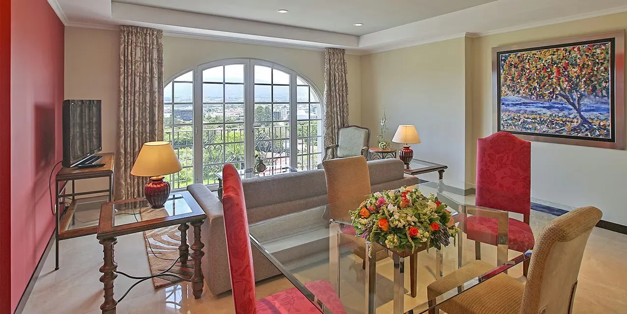 Apartamento 3 habs en Escazú - El Cortijo - con gimnasio y piscina