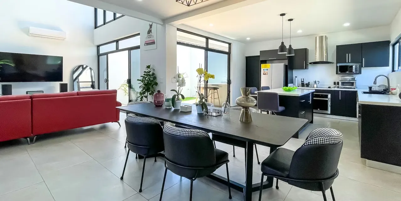 Casa 2 habs en Escazú - Cond Vistara en Rivergrand - Terraza y jardín