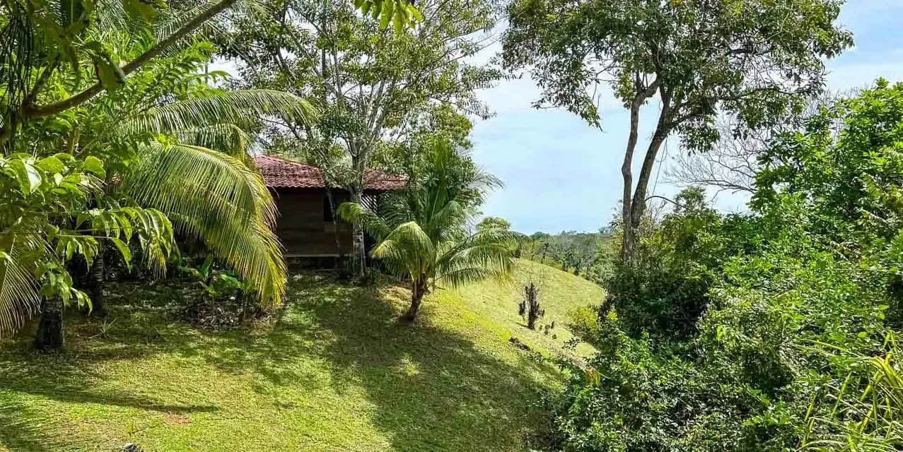 Casa 4 habs en Montezuma Puntarenas - Vista al mar con tres casas