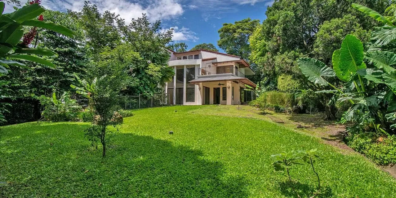 Condominio 4 habs en Ciudad Colón - Condominio Jaragua - jardín