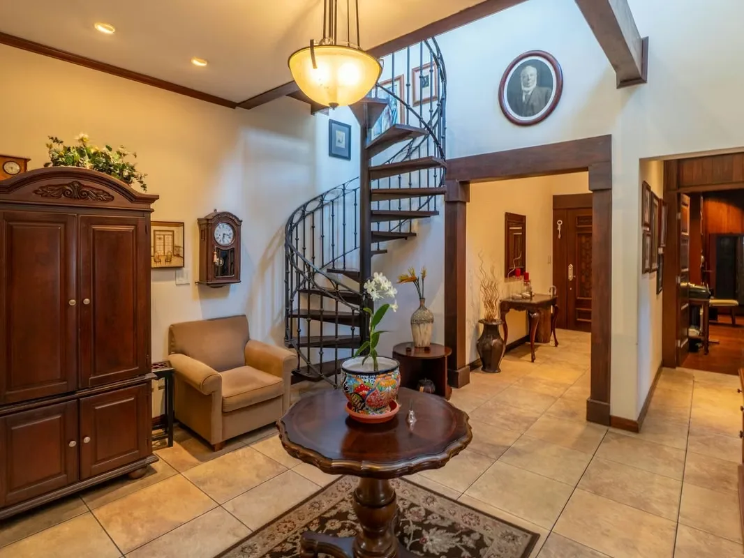 SINGLE-STORY HOUSE FOR SALE IN CERRO ALTO — photo 4