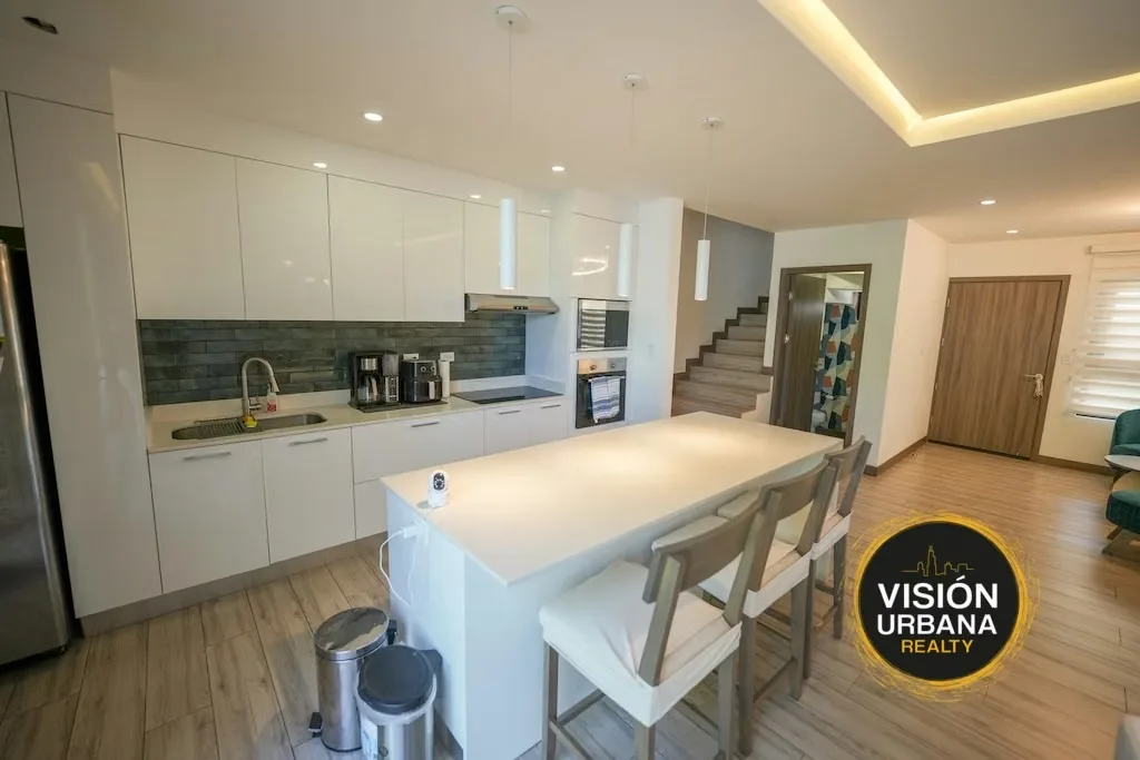 3-bedroom house + maid's quarters in the San Antonio Urbano Condominium. This two-story home is distributed as follows: — photo 5