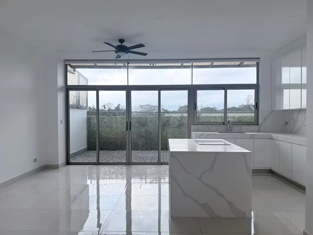 Studio apartment with backyard for rent in Sabanilla
