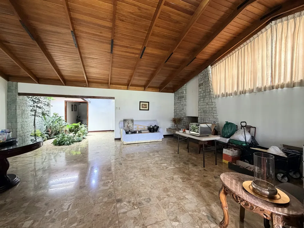 A unique property in the heart of San José**, located in one of the most exclusive and strategic residential areas of the capital. Ideal for those seeking **spaciousness, elegance, a ... — photo 2