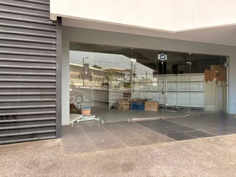 For Sale, 121m² Ground Floor Retail Space in Lindora, Santa Ana