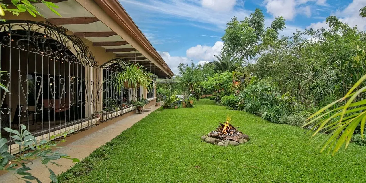 Casa 4 habs en Tres Ríos - Lakota - Terraza amplia y áreas sociales