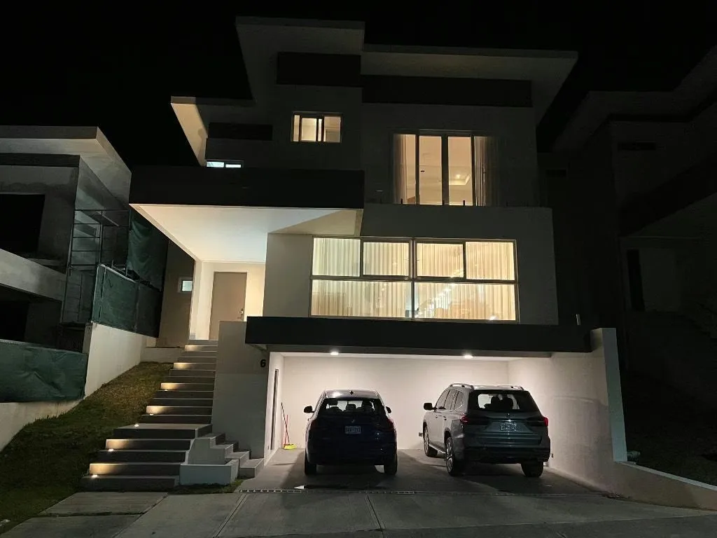Modern Home with Stunning Views of San José — photo 3