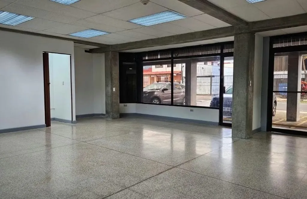 Sabana Commercial Space for Rent –110 m² Ground Floor $1100+ VAT — photo 3