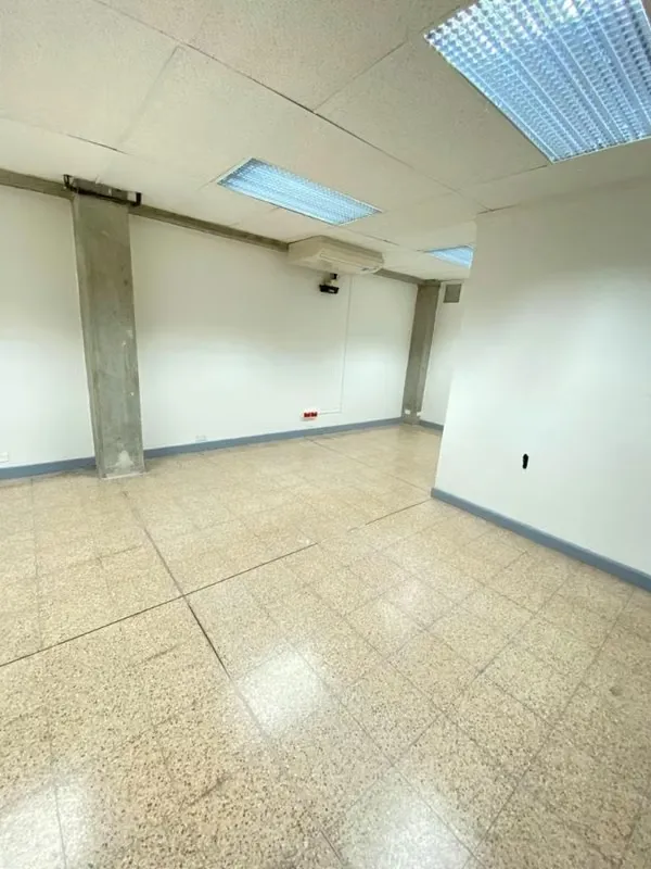 Sabana Commercial Space for Rent –110 m² Ground Floor $1100+ VAT — photo 5