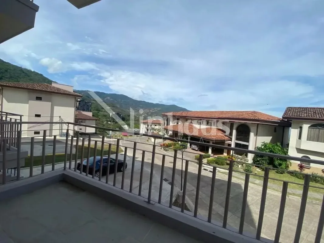Apartamento en alquiler en Alto de Las Palomas, Pozos de Santa Ana, ideal para ejecutivos que buscan ubicación estratégica, privacidad y entorno natural.