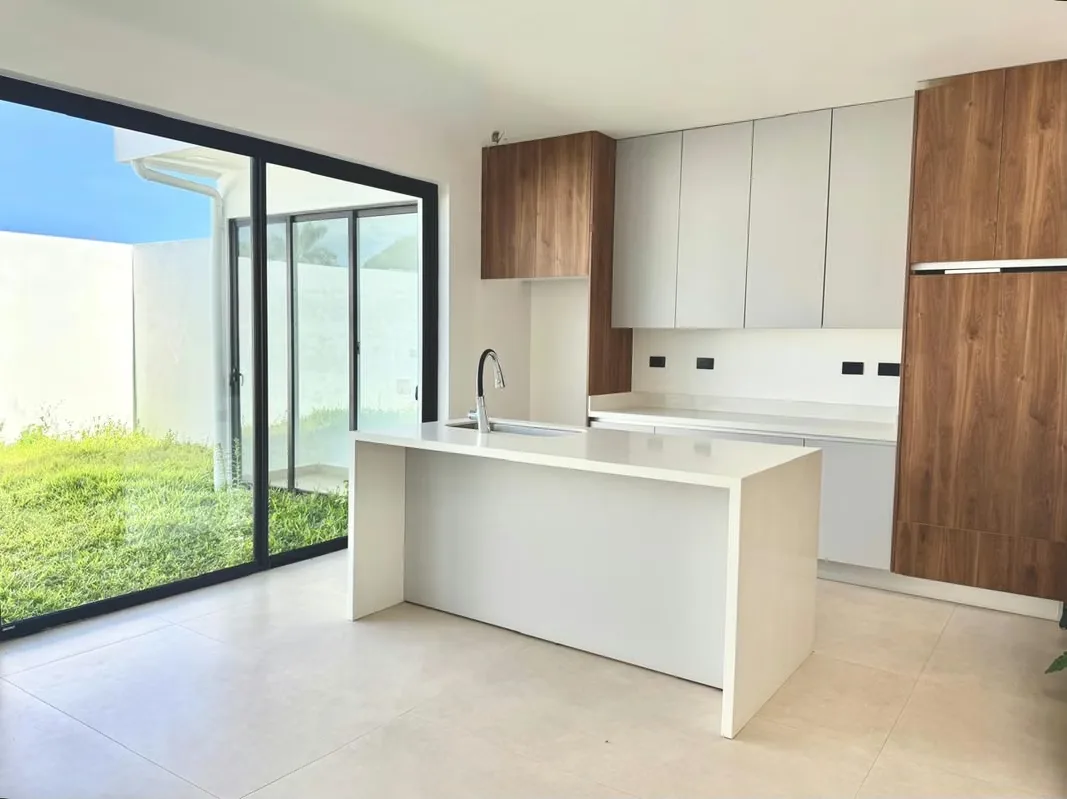 HOUSE FOR SALE IN CONDOMINIUM IN GUACHIPELÍN, ESCAZÚ*