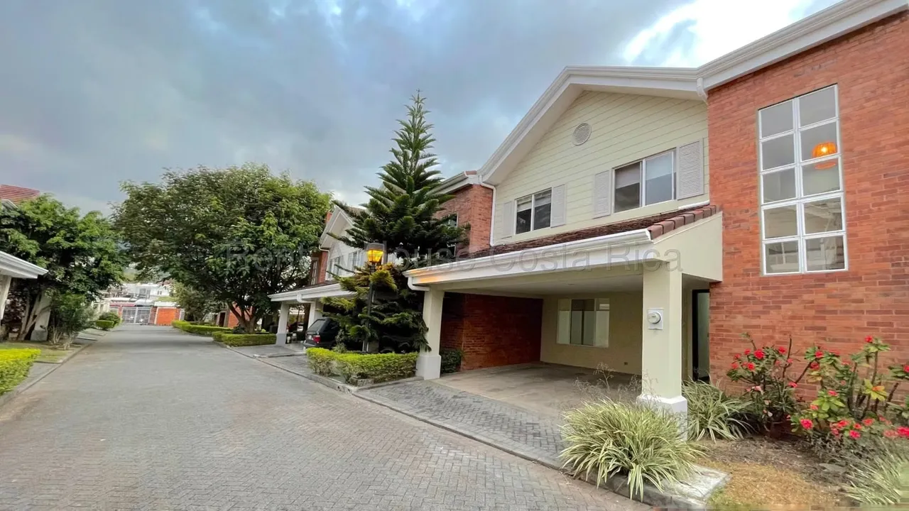 VENTA DE CASA EN ESCAZÚ EN CONDOMINIO