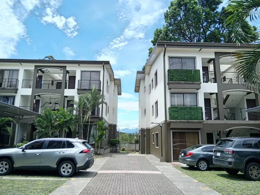 Condominio en Villas de Cariari, Real Cariari, Ulloa, Heredia