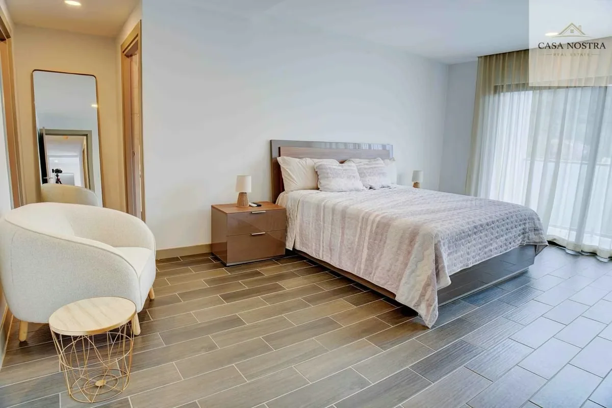 Alquiler de hermoso y exclusivo apartamento amueblado ubicado en Escazú.