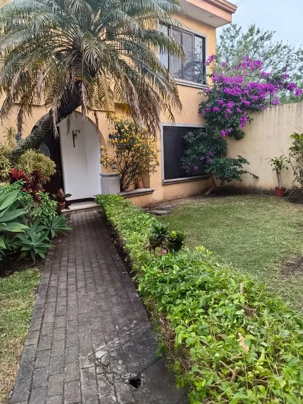 Escazú San Rafael Pinar del Río Condominium for Sale – Only Three Houses on the Property