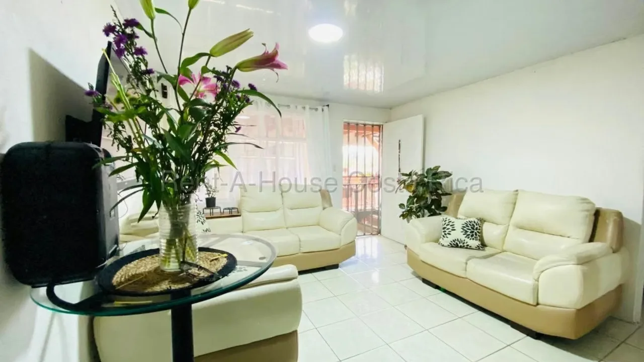 House and Apartment for Sale in San Rafael de Montes de Oca. — photo 2