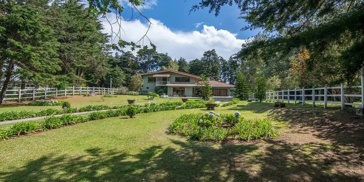 Altaris Mountain Home. Location: Barva, Heredia. 3 bedrooms | 3 bathrooms + 1 half bath | 520 m² built area | 2500 m² lot. Features: Classical Design, Cross-ventilation, Multi-level ...