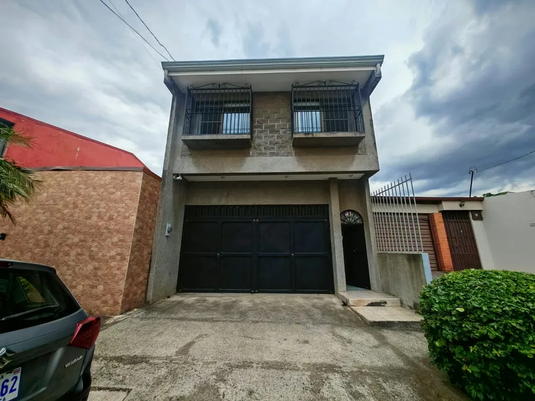 Detached house for sale in La Uruca.