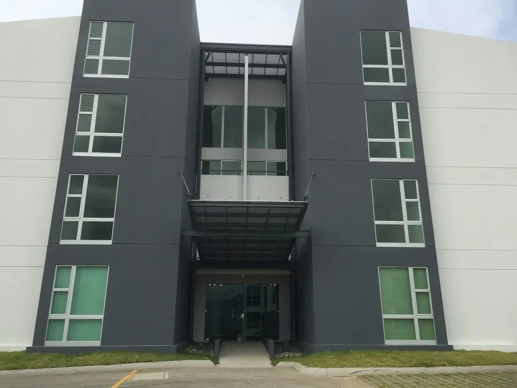 Venta de Apartamento en Condominio Vía Indus, Plaza Real Cariari, Heredia