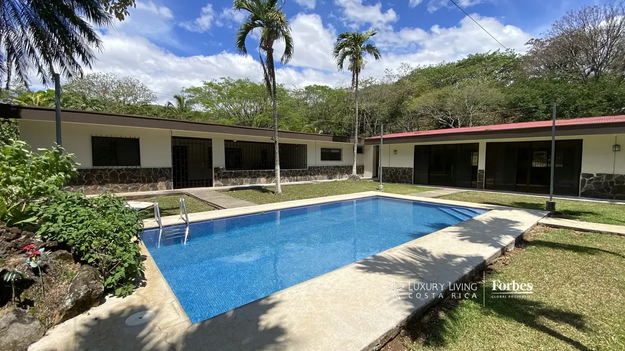 21391 - Spacious Estate for Rent with Pool and Deer in Ciruelas