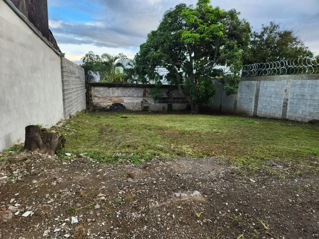 Venta de terreno en Rohrmoser por el Colegio Humbold