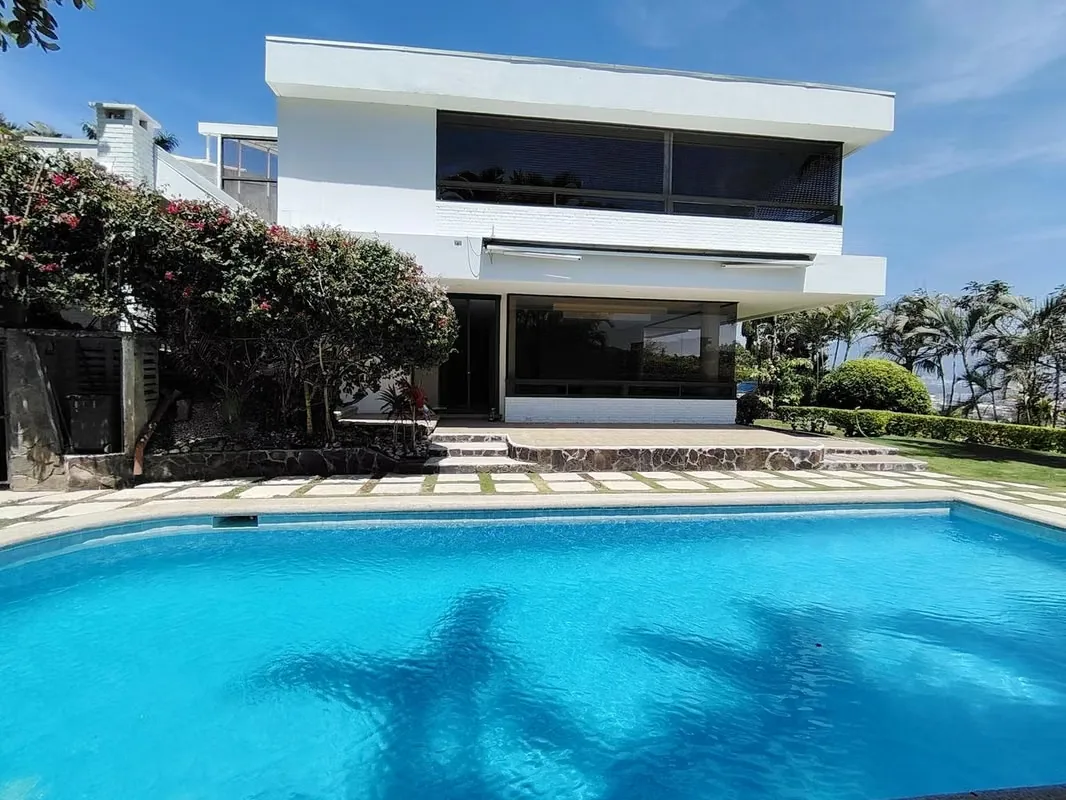 House for Sale in Residential Area in San Rafael de Escazú