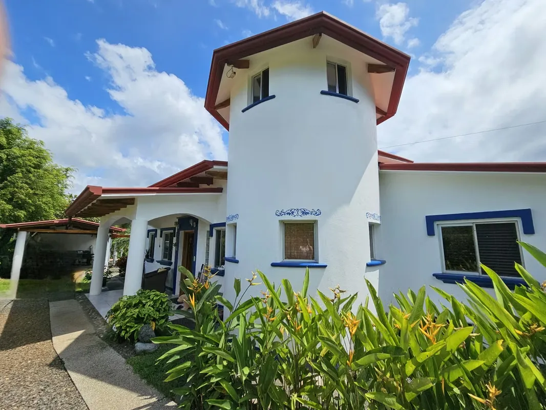 Quinta Premium Casa una planta con piscina, BBQ, Esparza, Puntarenas