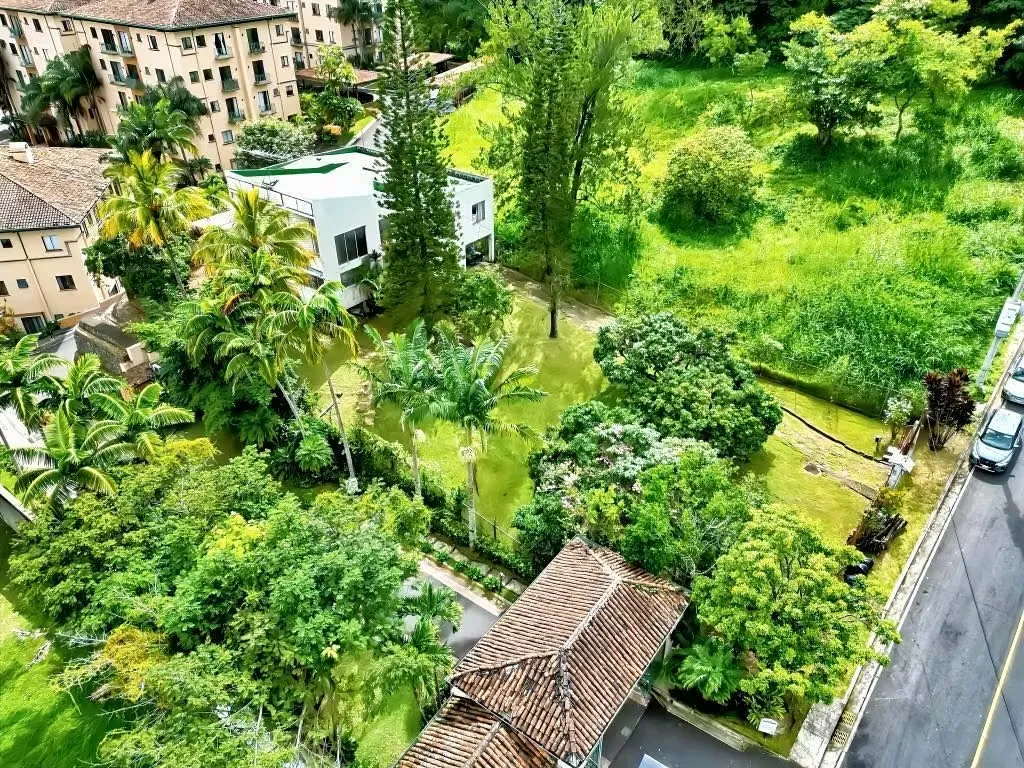 Lot + House Structure for Sale in Bello Horizonte, Escazú, San José — photo 4
