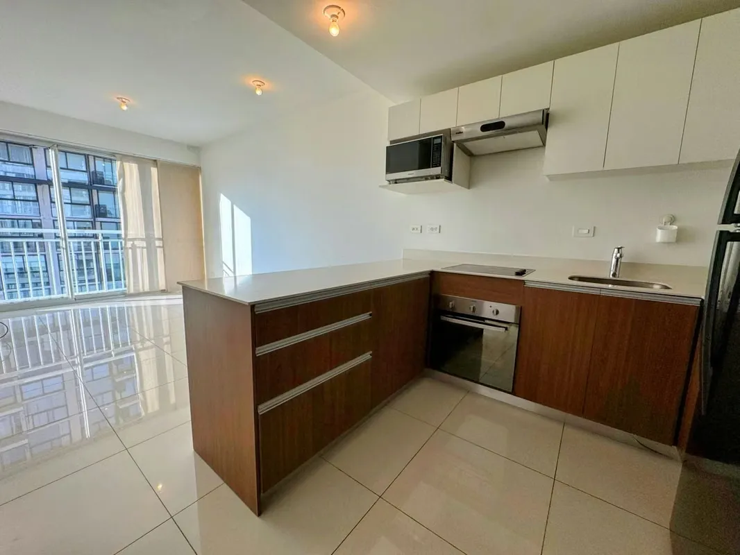 Modern apartment located in a prime area of Nunciatura, with immediate access to shops, restaurants, and parks. Ideal for those seeking comfort, ...