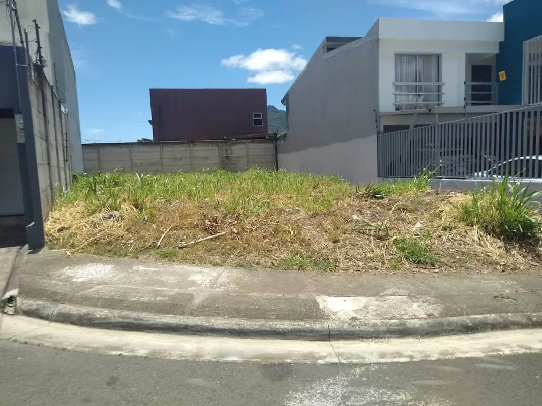VENTA DE LOTE EN CURRIDABAT