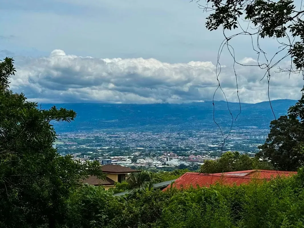 LAND FOR SALE IN BELLO HORIZONTE ESCAZÚ-IDEAL FOR INVESTORS