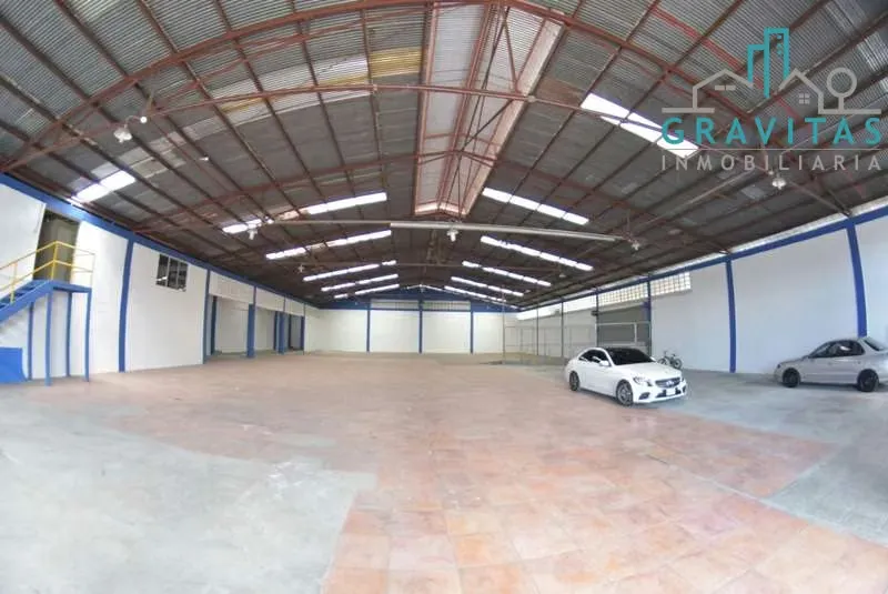Venta de bodega en San Francisco de Dos Ríos 2400m2 ID 1938