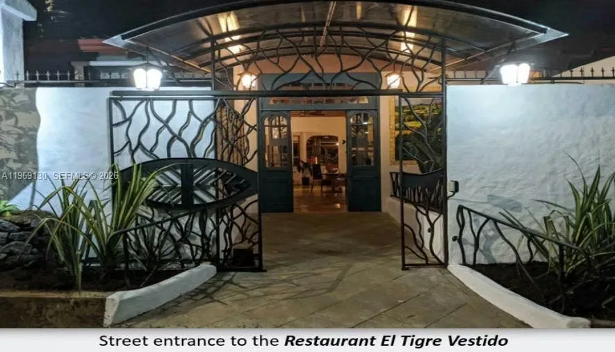 Luxury Boutique Hotel for Sale with Optional Coffee Farm — photo 3