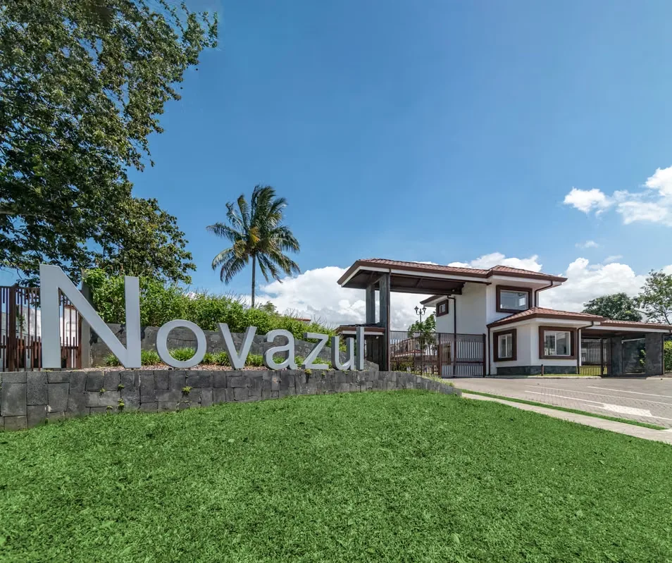 Descubrí la oportunidad de construir tu hogar en Condominio Novazul, un proyecto consolidado en el centro de Alajuela, con excelente ubicación y alta plusvalía.