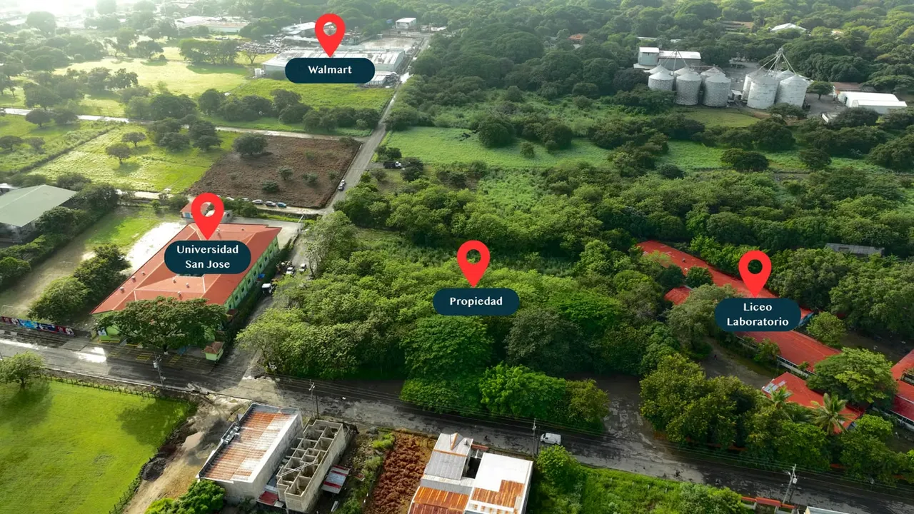 Propiedad en Venta en el Centro de Liberia,  cerca de Walmart